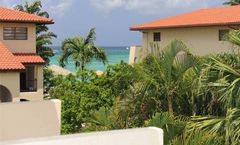 Lacovia, Grand Cayman