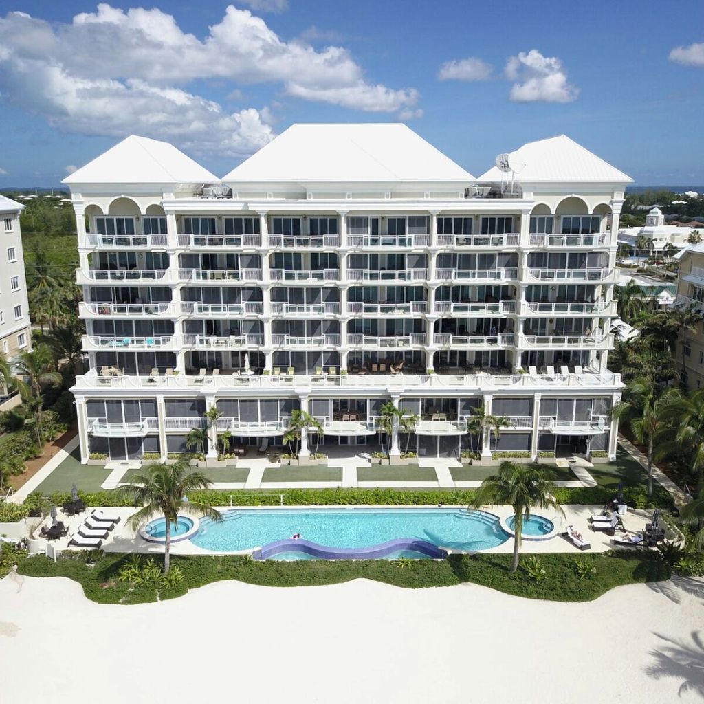 The-Beachcomber-Condominiums.