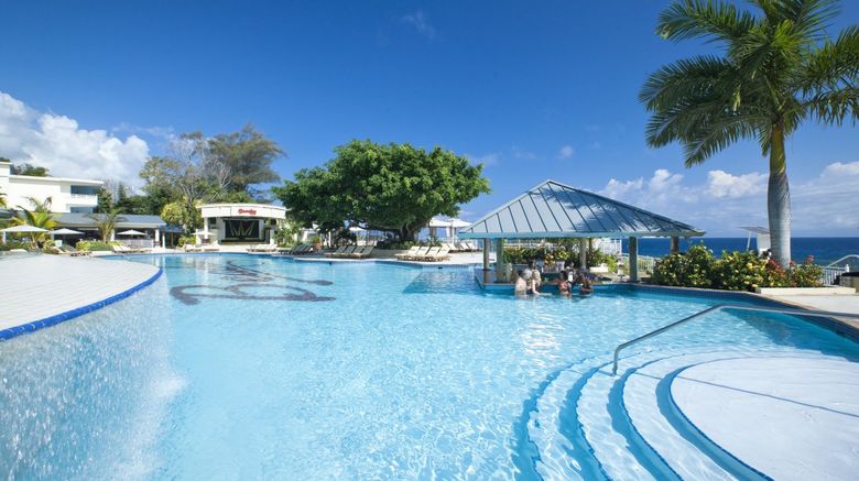 <b>Beaches Ocho Rios Pool</b>