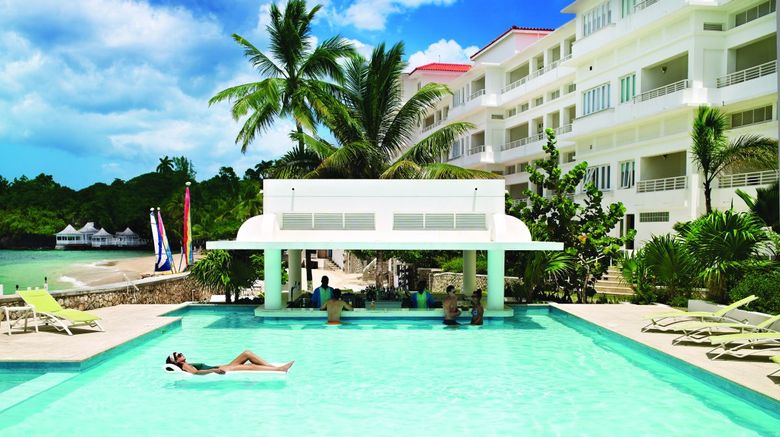 <b>Couples Tower Isle Pool</b>