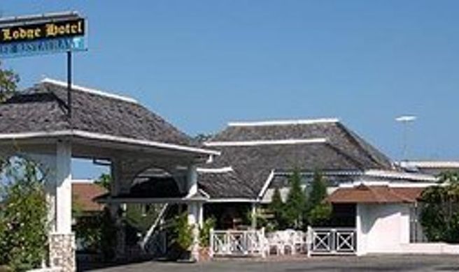 Hibiscus Lodge Hotel Exterior