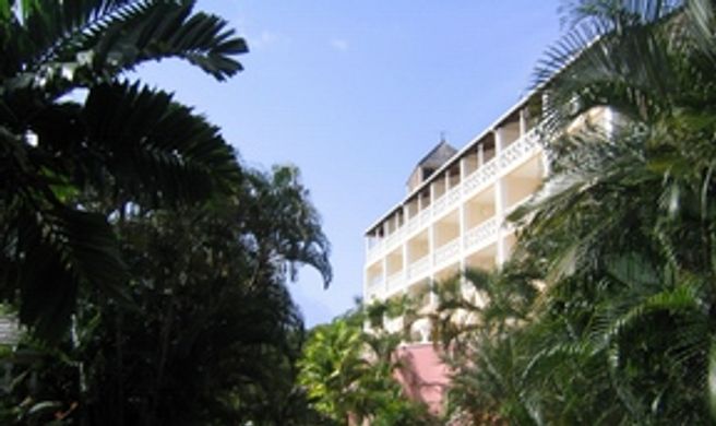 BodyHoliday Exterior