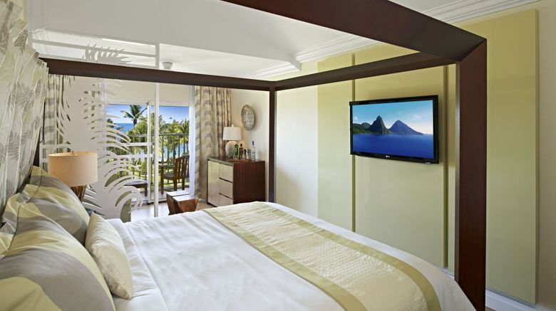 <b>Coconut Bay Beach Resort & Spa Suite</b> <b>Coconut Bay Beach Resort & Spa Suite</b>