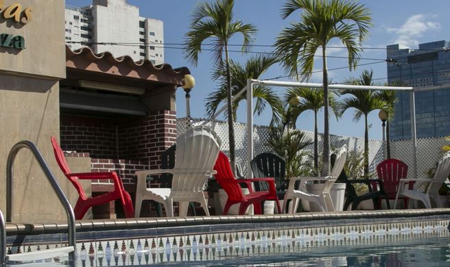 Hotel Roma Plaza Exterior