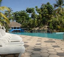Riande Aeropuerto Hotel & Resort Pool