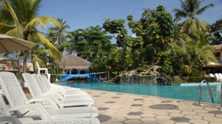Riande Aeropuerto Hotel & Resort Pool