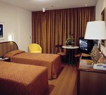 Windsor Excelsior Hotel Room