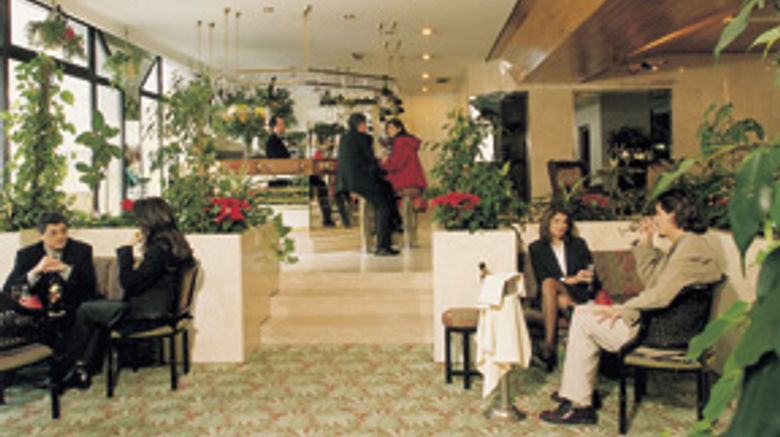 <b>Hotel Roc Blanc Bar/Lounge</b>