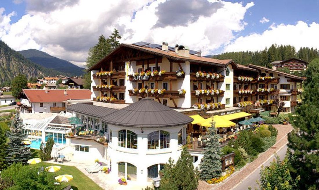 Hotel Alpenhof Exterior