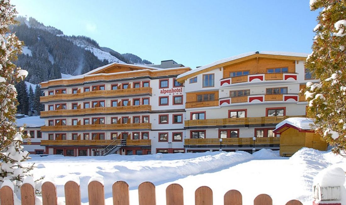 Alpenhotel Saalbach Exterior