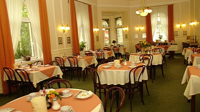<b>Atlanta Hotel Restaurant</b>