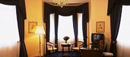 Hotel Ambassador Room