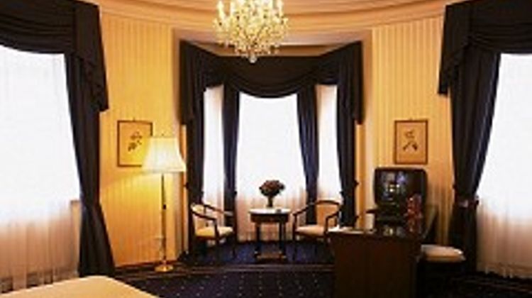 Hotel Ambassador Room