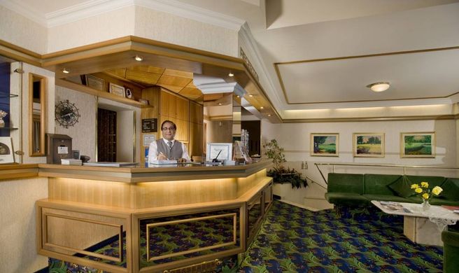 Hotel Scherer Lobby