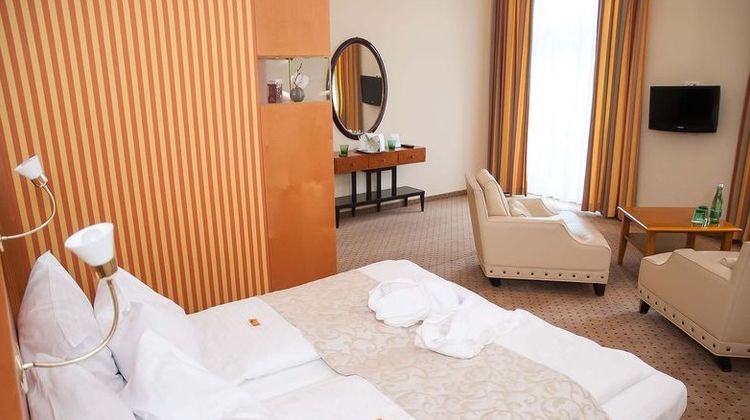 The Opernring Hotel Room