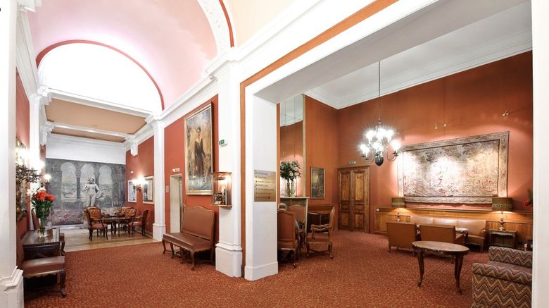 <b>Hotel Regina Lobby</b>