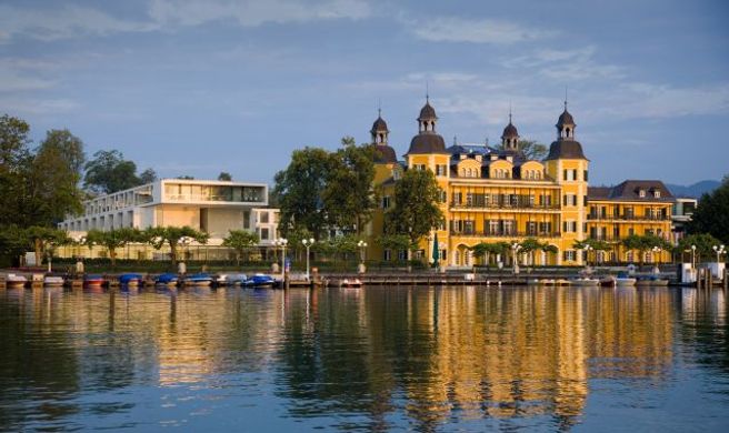 Falkensteiner Schlosshotel Velden Exterior