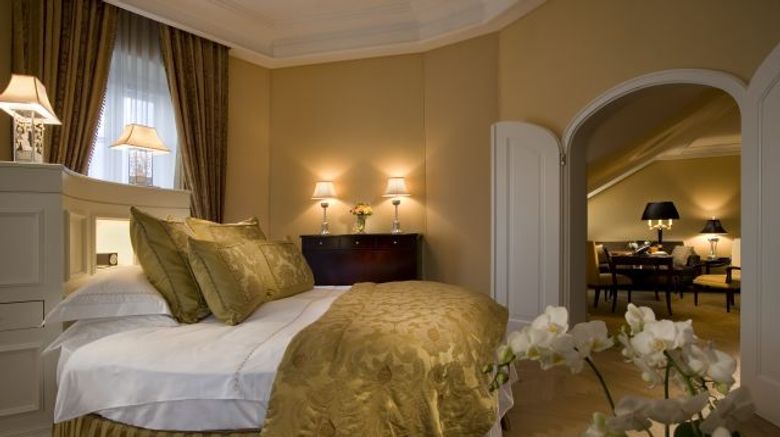<b>Falkensteiner Schlosshotel Velden Suite</b> <b>Falkensteiner Schlosshotel Velden Suite</b>