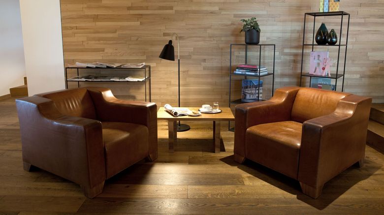 <b>Schwaerzler Hotel Bar/Lounge</b> <b>Schwaerzler Hotel Bar/Lounge</b>