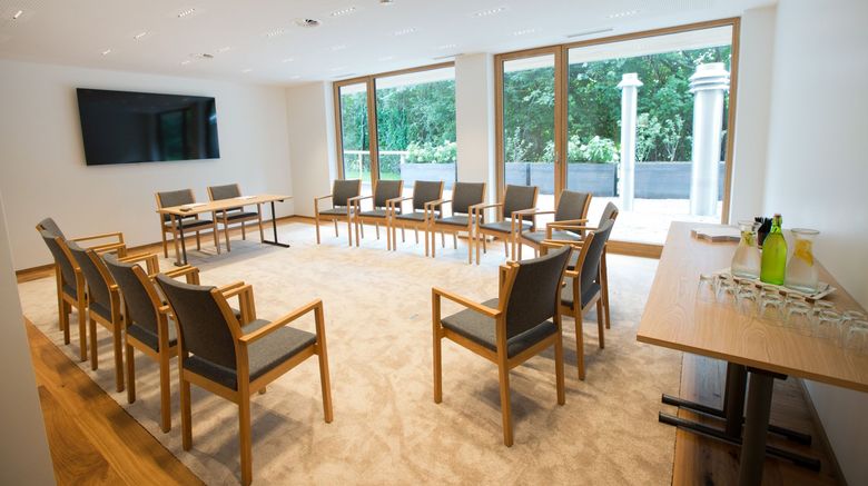 <b>Schwaerzler Hotel Meeting</b> <b>Schwaerzler Hotel Meeting</b>