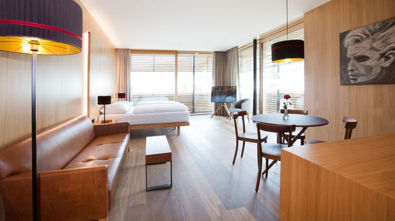 <b>Schwaerzler Hotel Suite</b> <b>Schwaerzler Hotel Suite</b>
