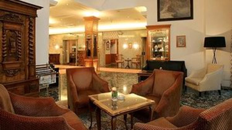 Hotel Stefanie Lobby