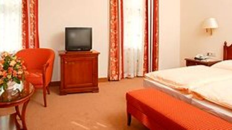 Hotel Stefanie Room