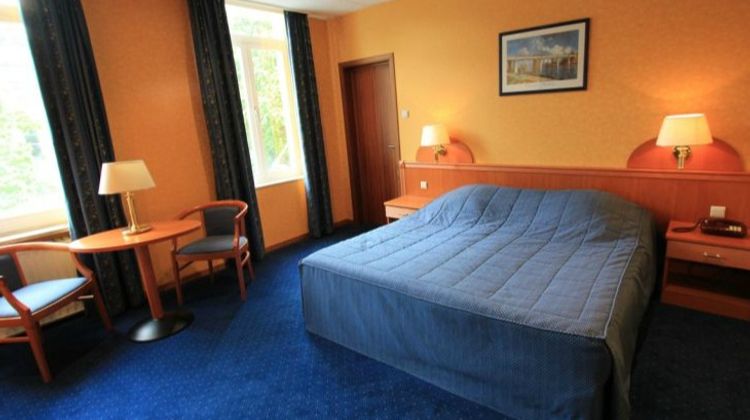 Cardinal Hotel Room