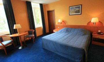 Cardinal Hotel