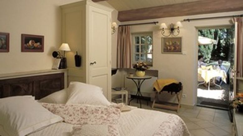 <b>Garrigae Abbaye de Sainte Croix Room</b> <b>Garrigae Abbaye de Sainte Croix Room</b>