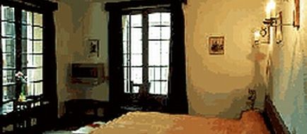 De la Loge Hotel Room