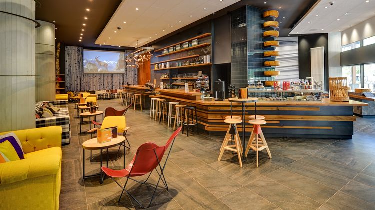 Alpina Hotel Bar/Lounge
