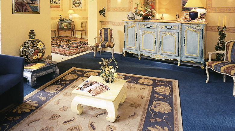 <b>Hotel Le Pre Catelan Lobby</b>