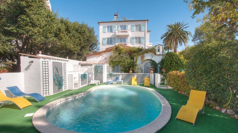 <b>Hotel Le Pre Catelan Pool</b>