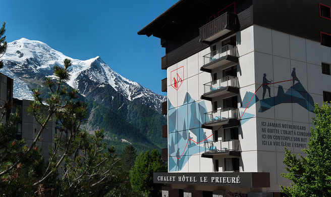 Chalet Hotel Le Prieure Exterior