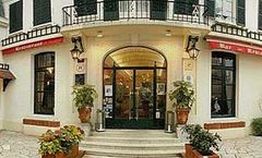 Hotel de Paris et la Poste