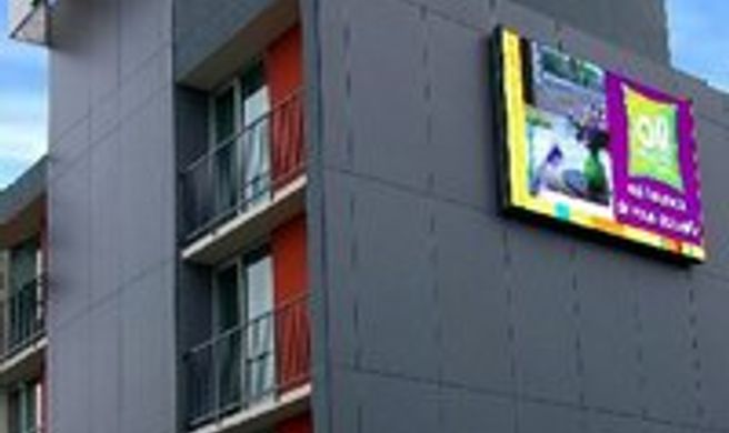 Adonis Avignon Sud Exterior