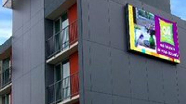 Adonis Avignon Sud Exterior