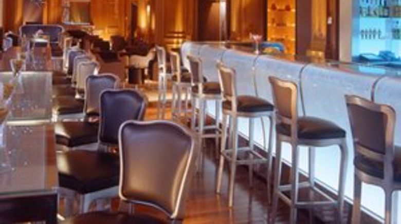 <b>Hotel Plaza Athenee Paris Restaurant</b>