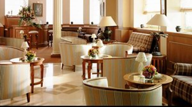 Royal Hotel Paris Champs Elysees Lobby