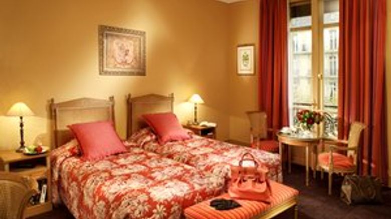 <b>Royal Hotel Paris Champs Elysees Room</b>