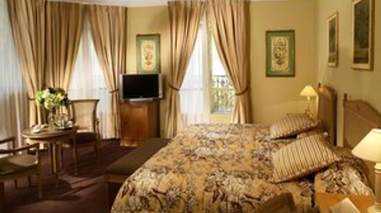 <b>Royal Hotel Paris Champs Elysees Suite</b>
