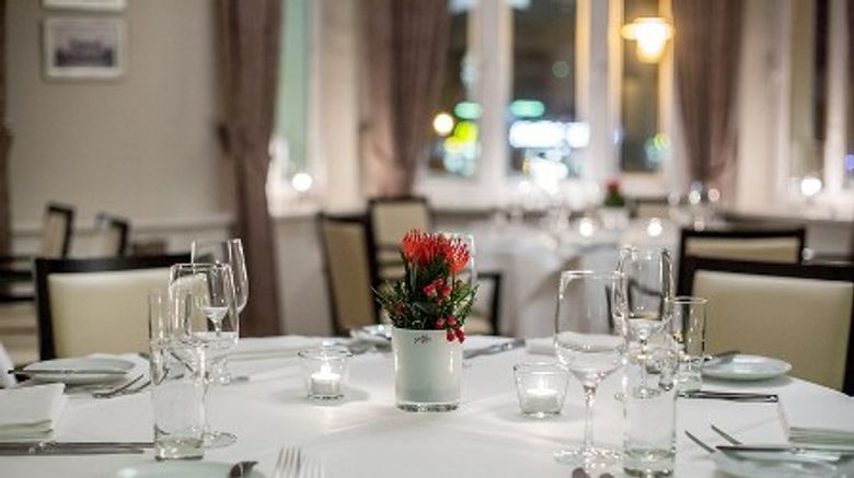 <b>Steigenberger Hotel Bielefelder Hof Banquet</b> <b>Steigenberger Hotel Bielefelder Hof Banquet</b>