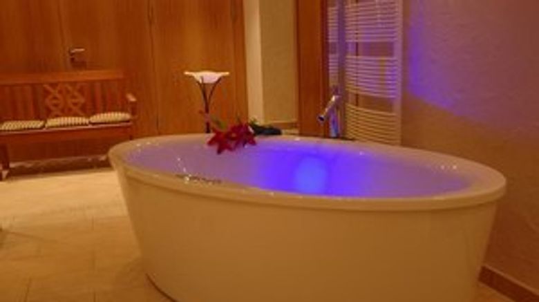 <b>Burg Hotel Pool</b>