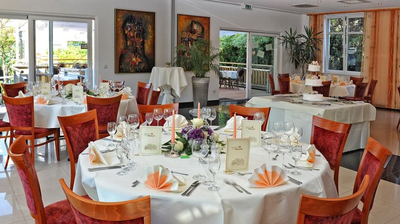 <b>Gartenhotel Heusser Banquet</b> <b>Gartenhotel Heusser Banquet</b>