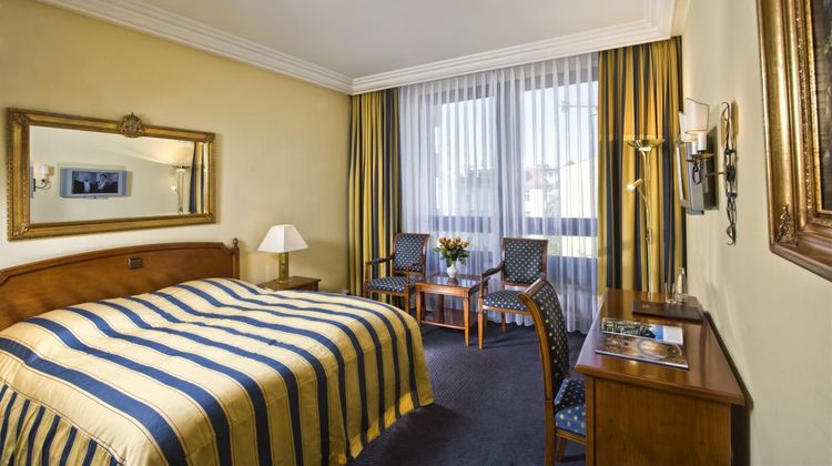 Hotel Mondial Room