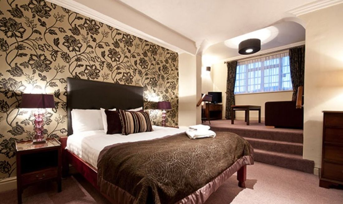 The Bell in Aston Clinton Room