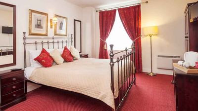 George Hotel