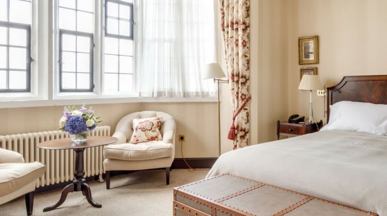 <b>Ellenborough Park Room</b>