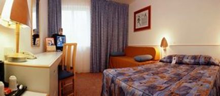 Plymouth International Hotel Room